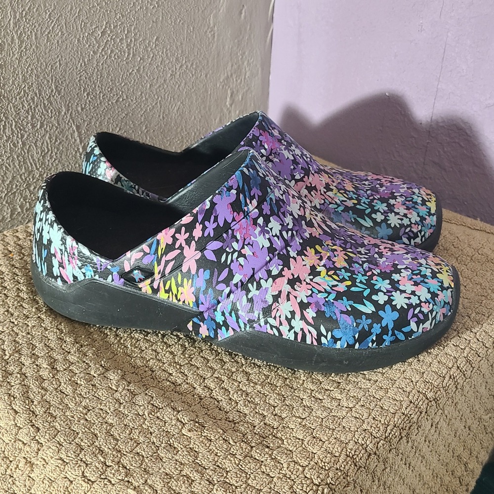 Anywear Journey Clogs Women Size 8 Black Floral Slip Resistant Work Shoes